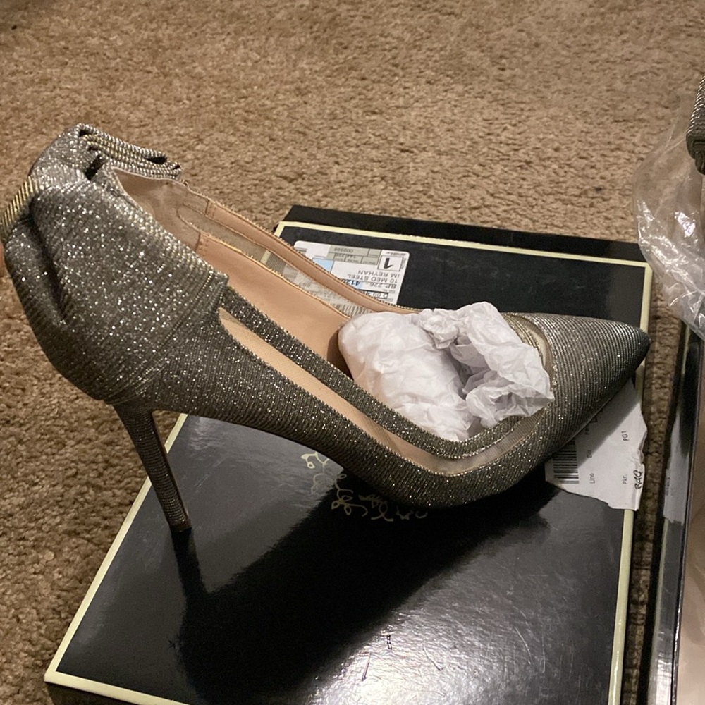 Steel Silver Sparkling Gorgeous Heels with Bow on back! - Picture 3 of 4